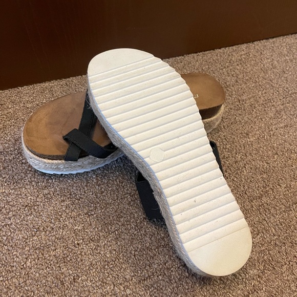 Madden Girl sandals - Picture 2 of 2